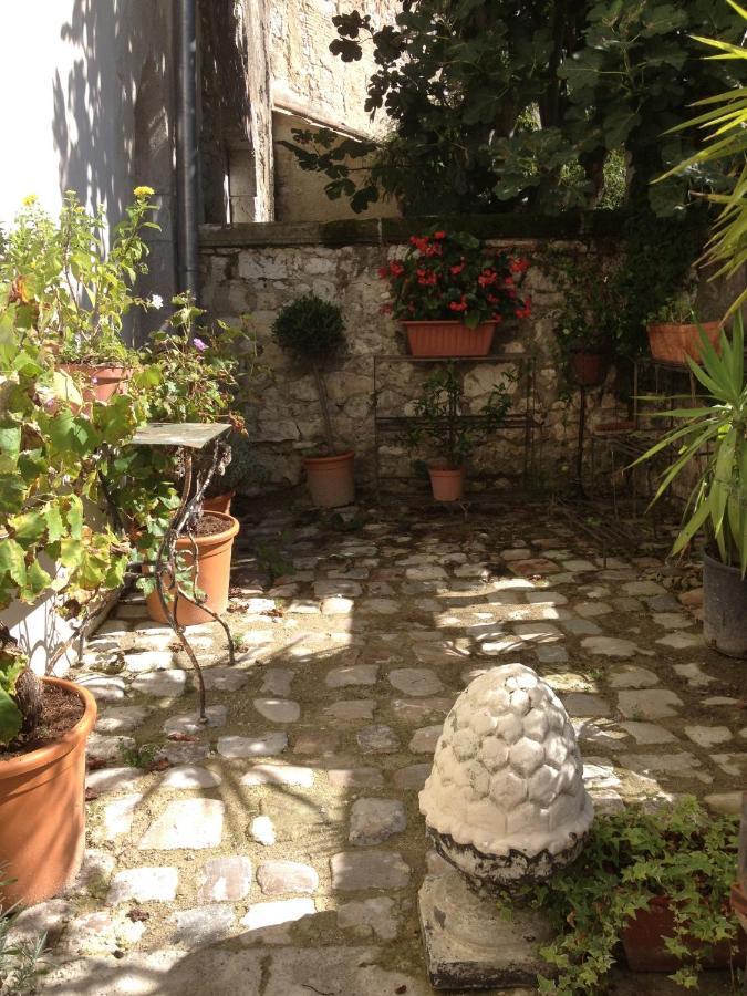 Cours De Thomazeau Bed and Breakfast Castillonnès Exterior foto